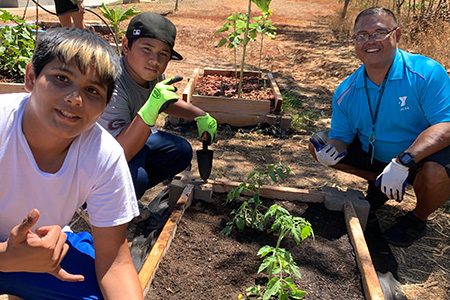Connecting-kupuna-and-teens-2
